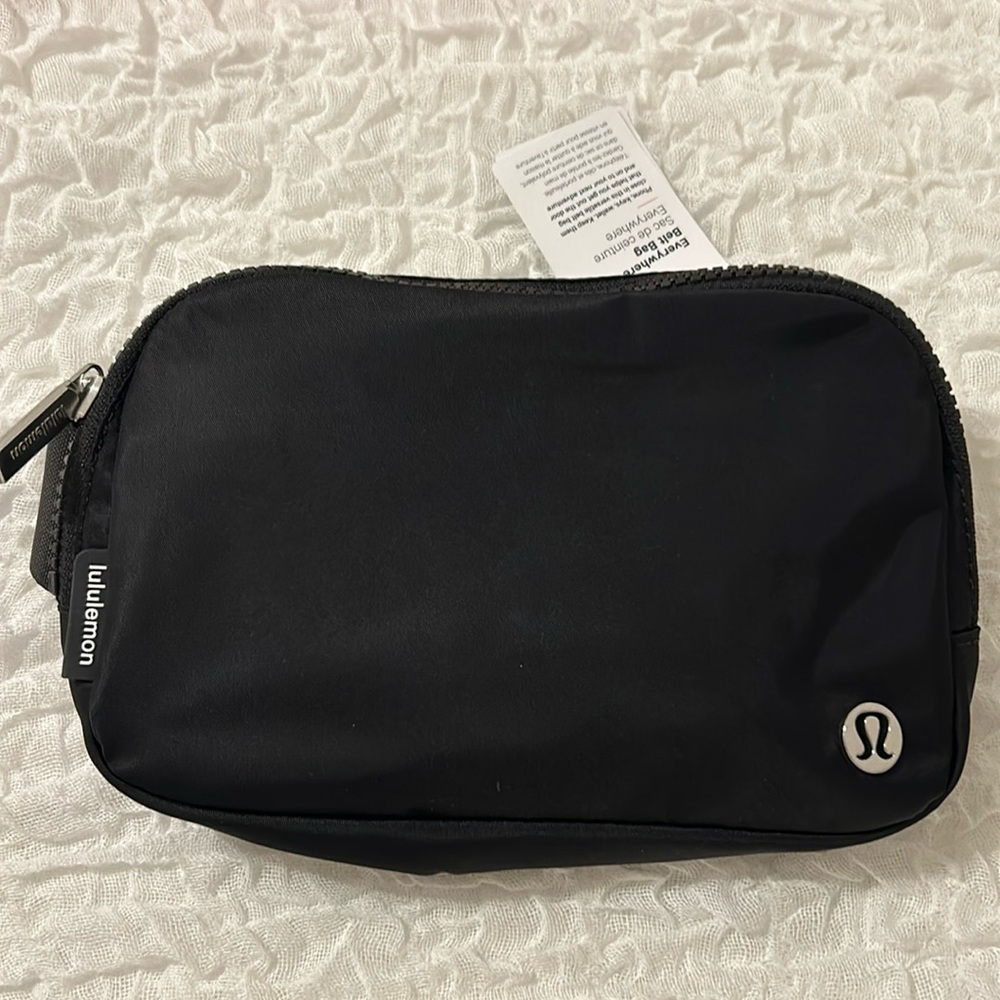 Lululemon Everywhere Belt Bag